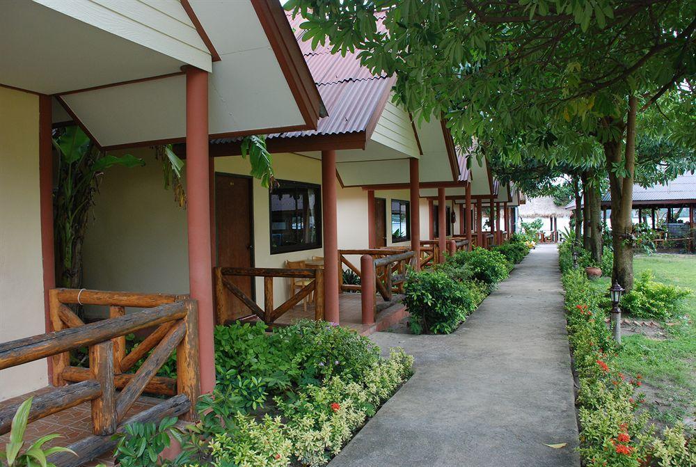 Phi Phi Rimlay Resort Экстерьер фото